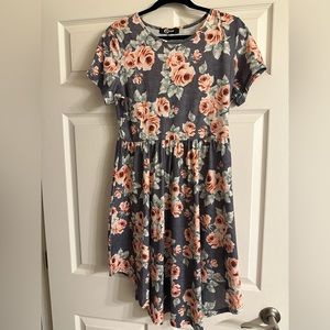 Brand new dress, never worn, tags still on. Size LG